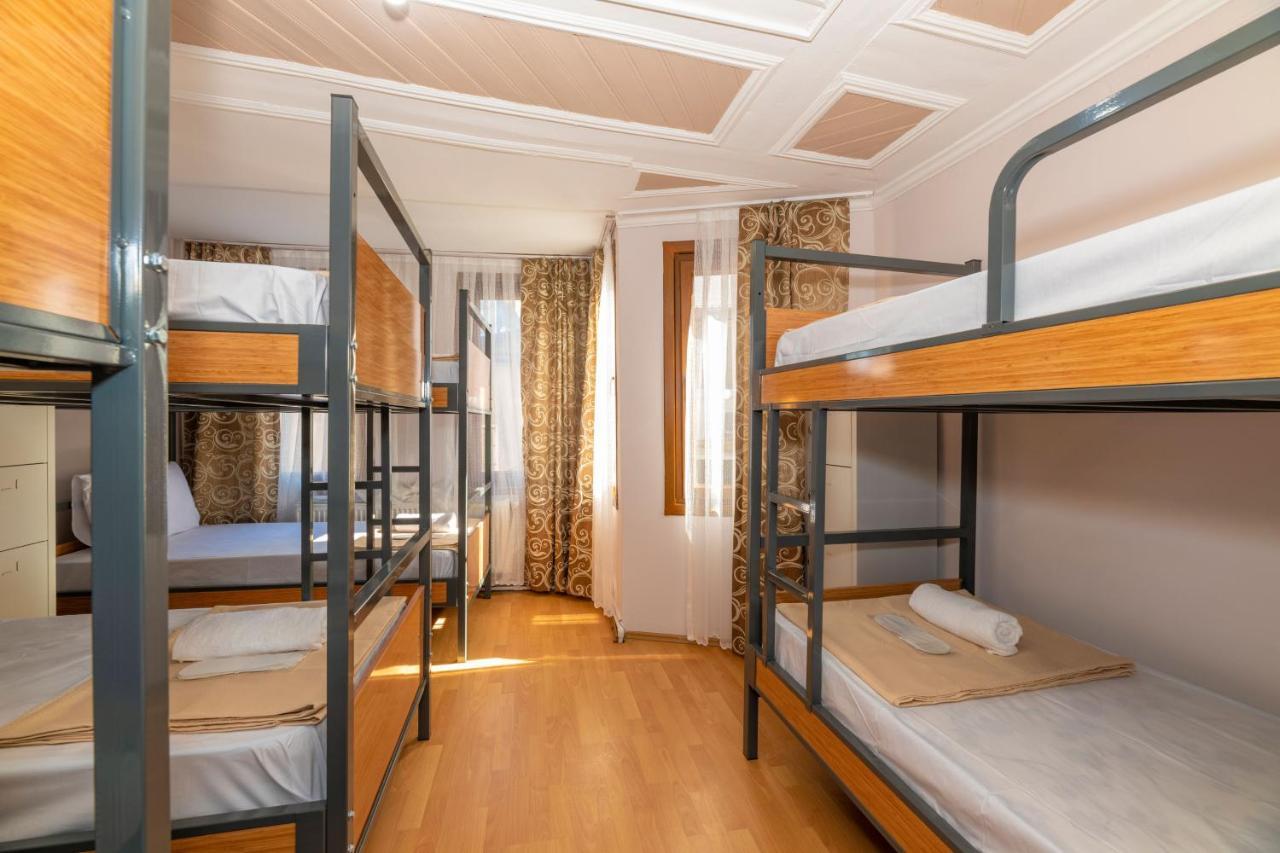 Taksim Wooden House Hostel Estambul Exterior foto