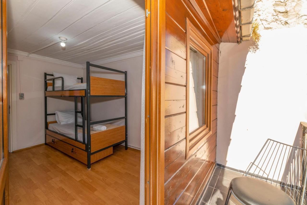 Taksim Wooden House Hostel Estambul Exterior foto