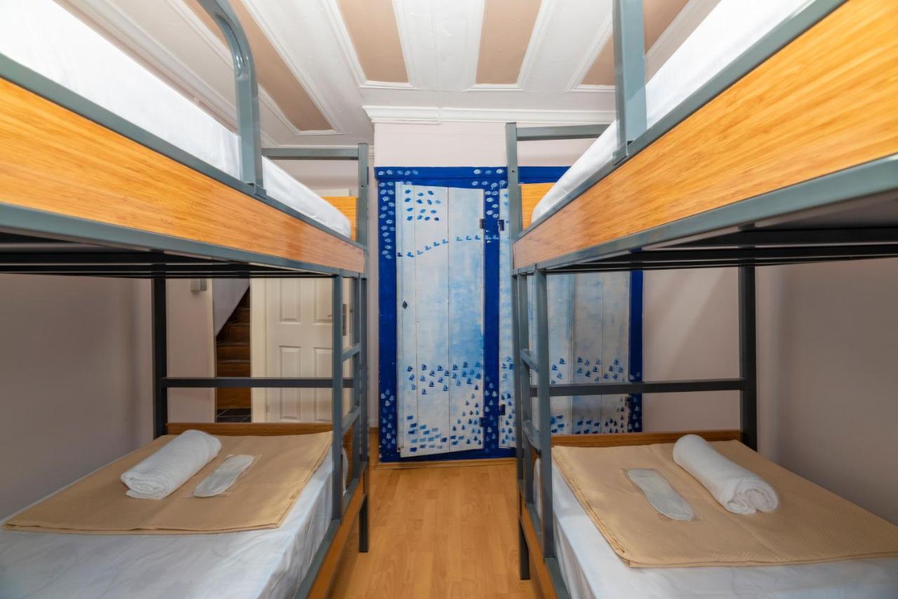 Taksim Wooden House Hostel Estambul Exterior foto