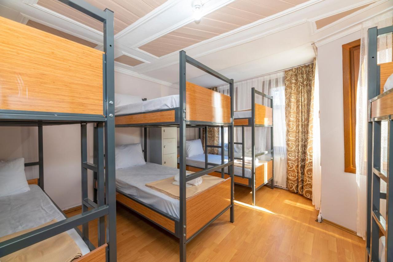 Taksim Wooden House Hostel Estambul Exterior foto