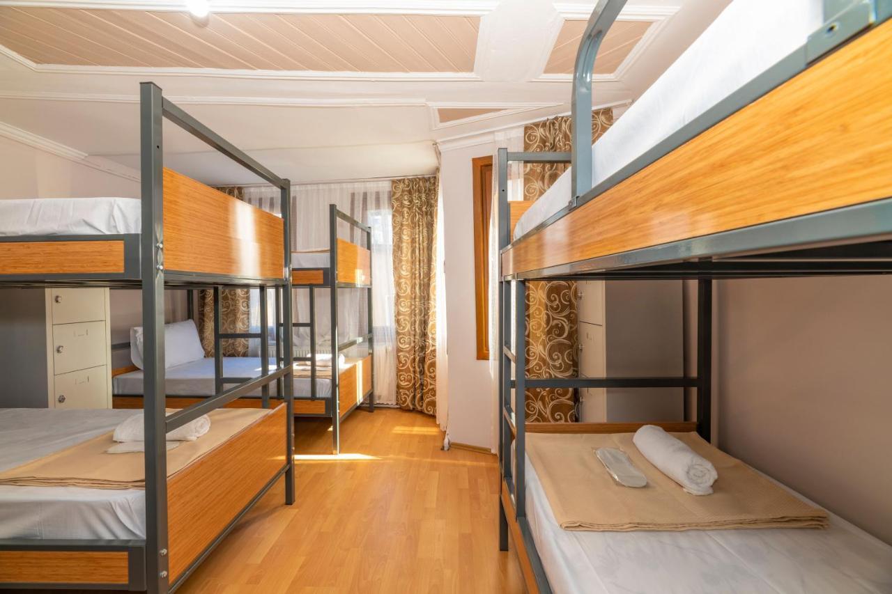 Taksim Wooden House Hostel Estambul Exterior foto